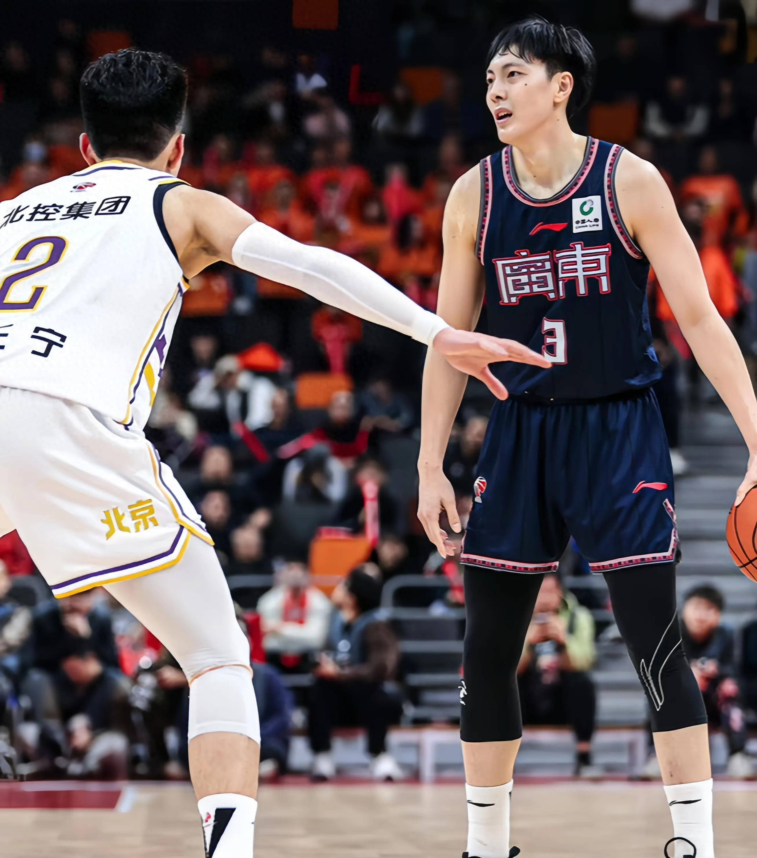 广东男篮全队发挥稳定，实现胜利的简单介绍